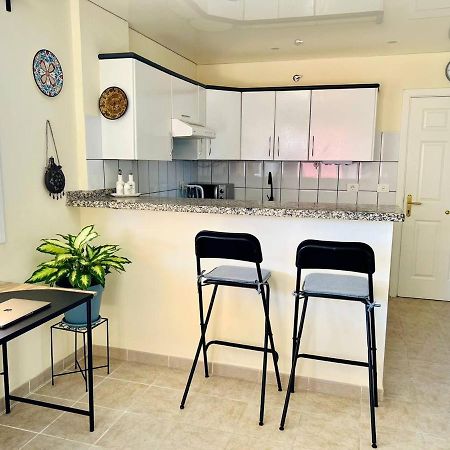 Appartamento Cozy Beachfront Flat With Pool & Panoramic Sea View Terrace Puerto de Santiago  Esterno foto