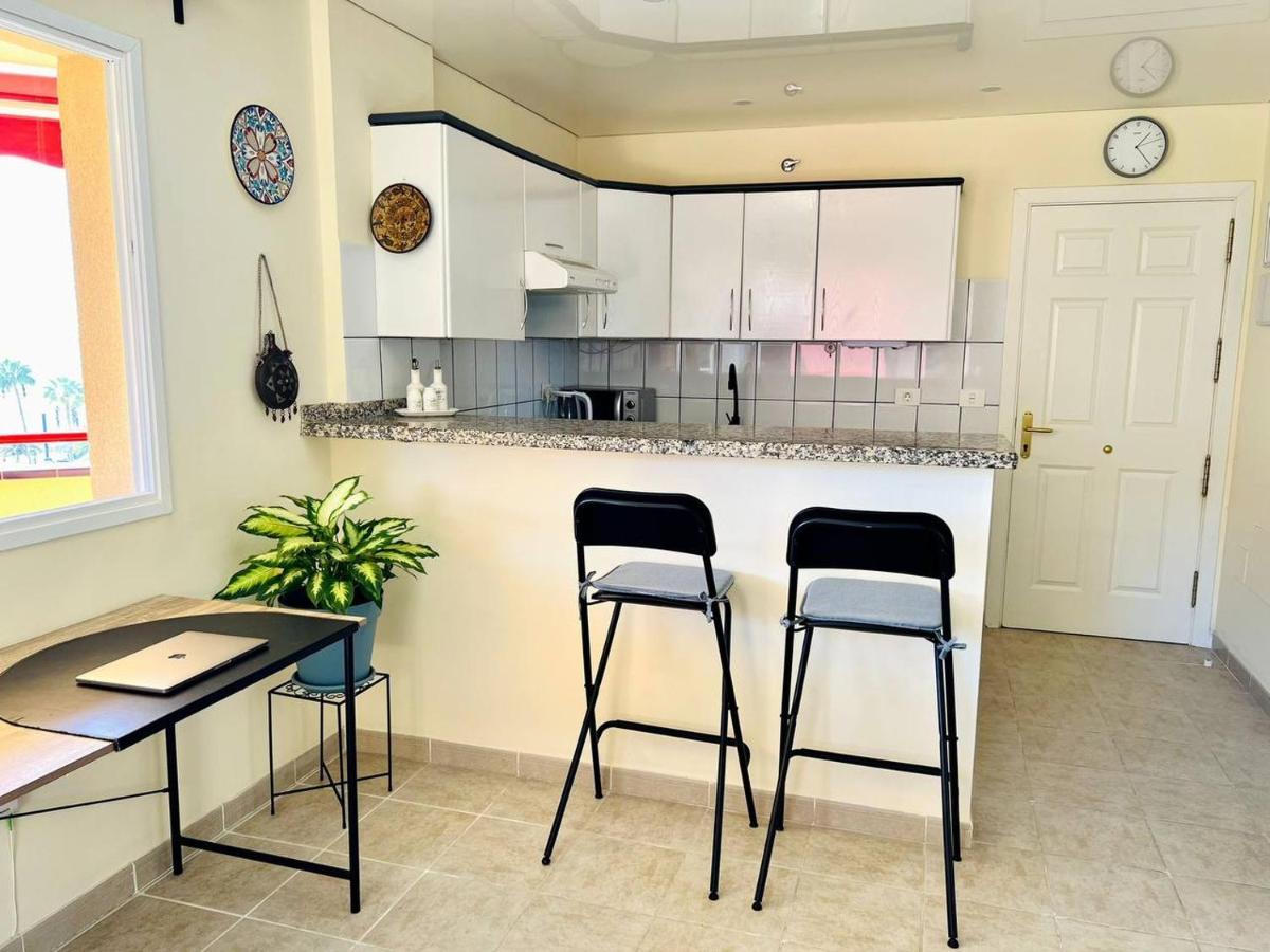 Appartamento Cozy Beachfront Flat With Pool & Panoramic Sea View Terrace Puerto de Santiago  Esterno foto